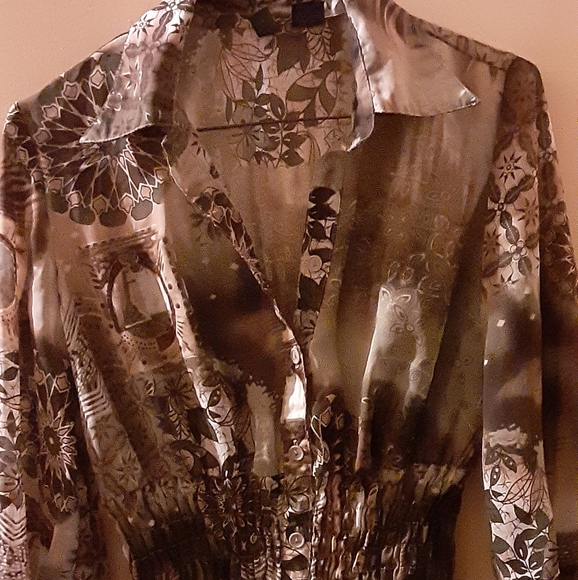 Beautiful multicolored button up blouse - Picture 2 of 2